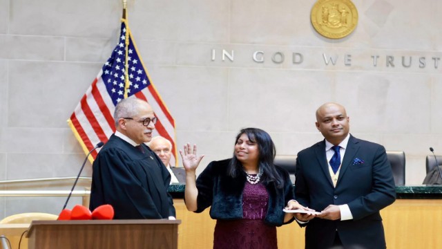 আবারও ইতিহাস গড়লেন বাংলাদেশি নারী: নিউইয়র্ক স্টেট সুপ্রিম কোর্টের বিচারপতি হিসেবে শপথ নিলেন সোমা এস সাঈদ